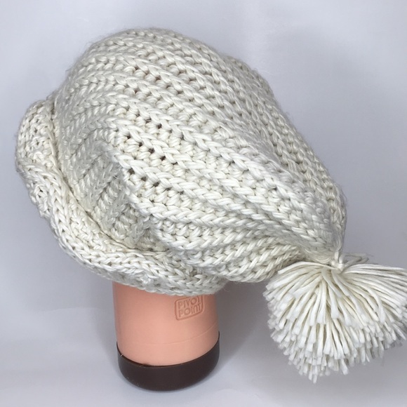 River Island Chunky Beany Pom Pom Hat Fall Winter - Picture 4 of 11